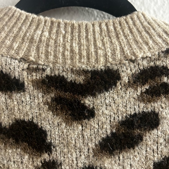 H&M cheetah print cropped sweater - Picture 4 of 4